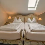 & Hotel