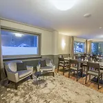 Hotel & 3*