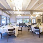 Hotel & 3*
