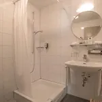 Hotel & 3*