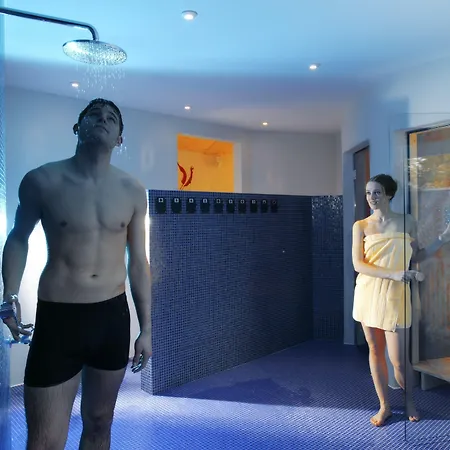 & Hotel 3*
