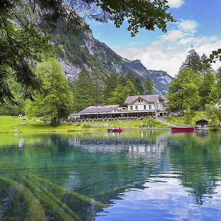 Hotel & Blausee