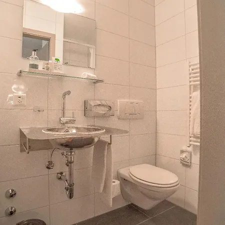 & Hotel 3*